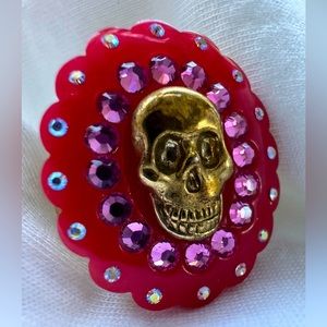Disney Couture Peter Pan Skull Ring. Size 8 . Pink resin,rhinestones,gold skull.